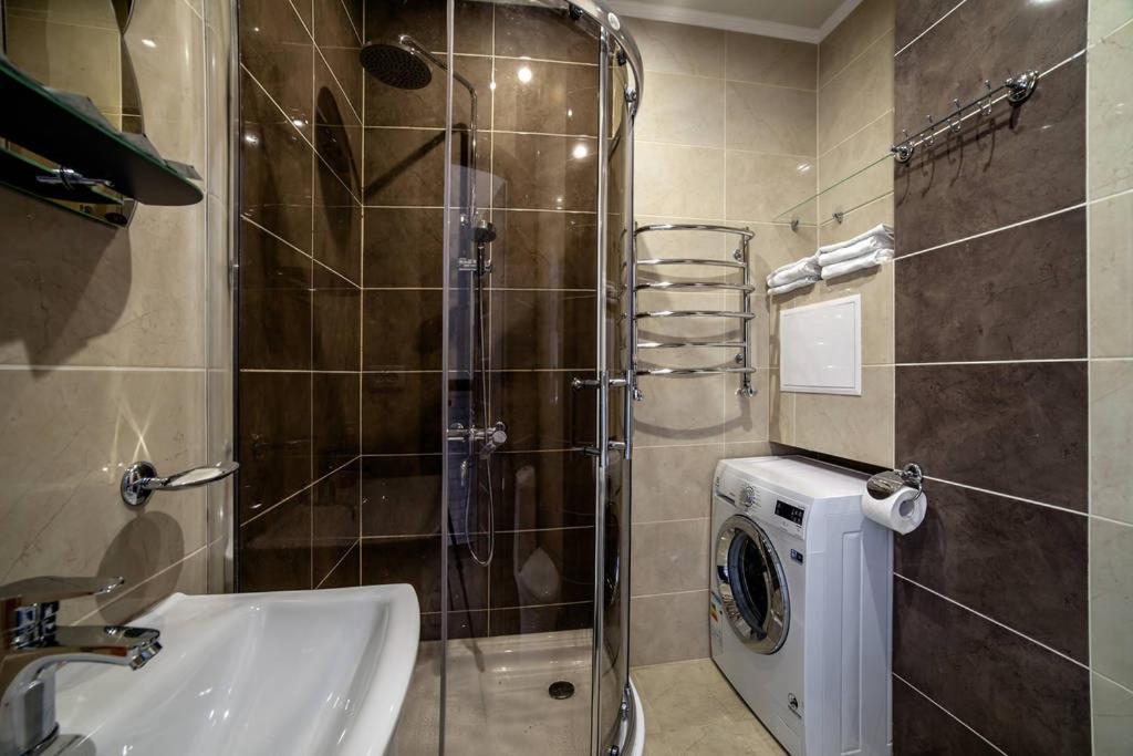 ROMANTIC Apartments - центр Львова , с видом на город Екстер'єр фото