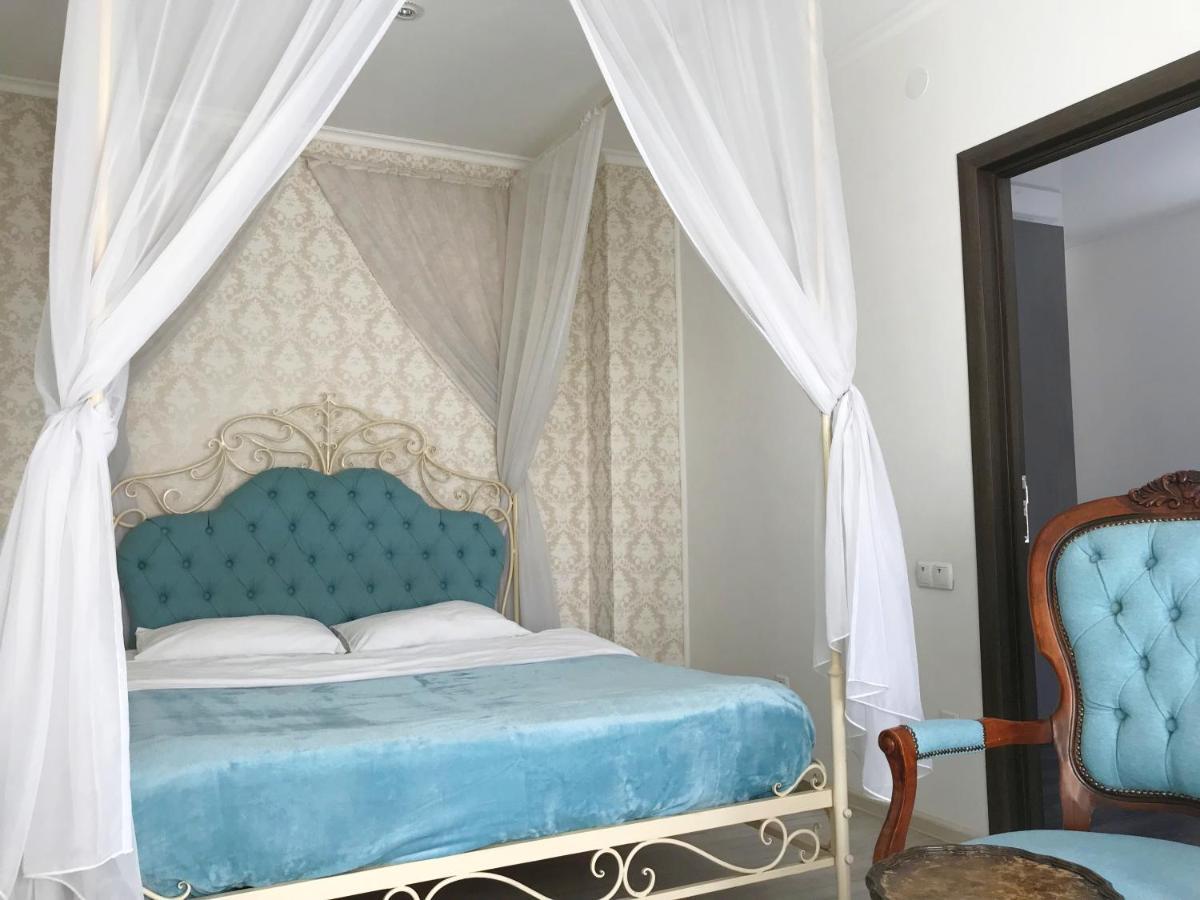 ROMANTIC Apartments - центр Львова , с видом на город Екстер'єр фото