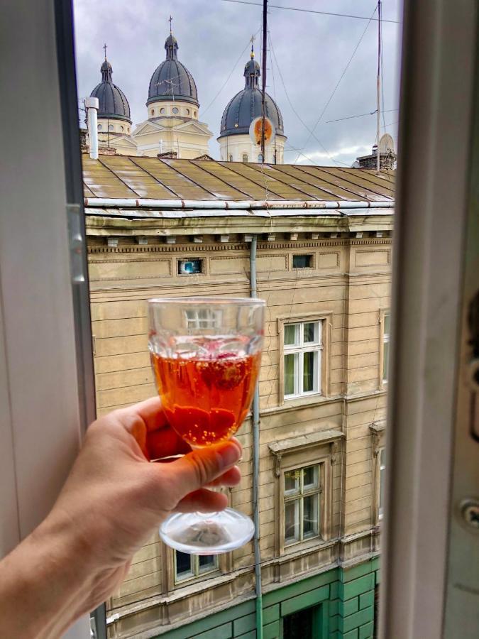 ROMANTIC Apartments - центр Львова , с видом на город Екстер'єр фото